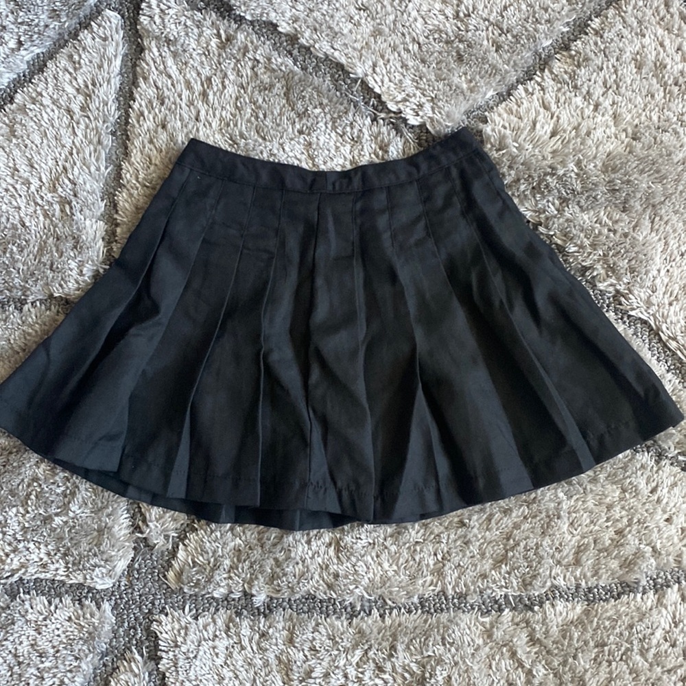 Black pleated skirt